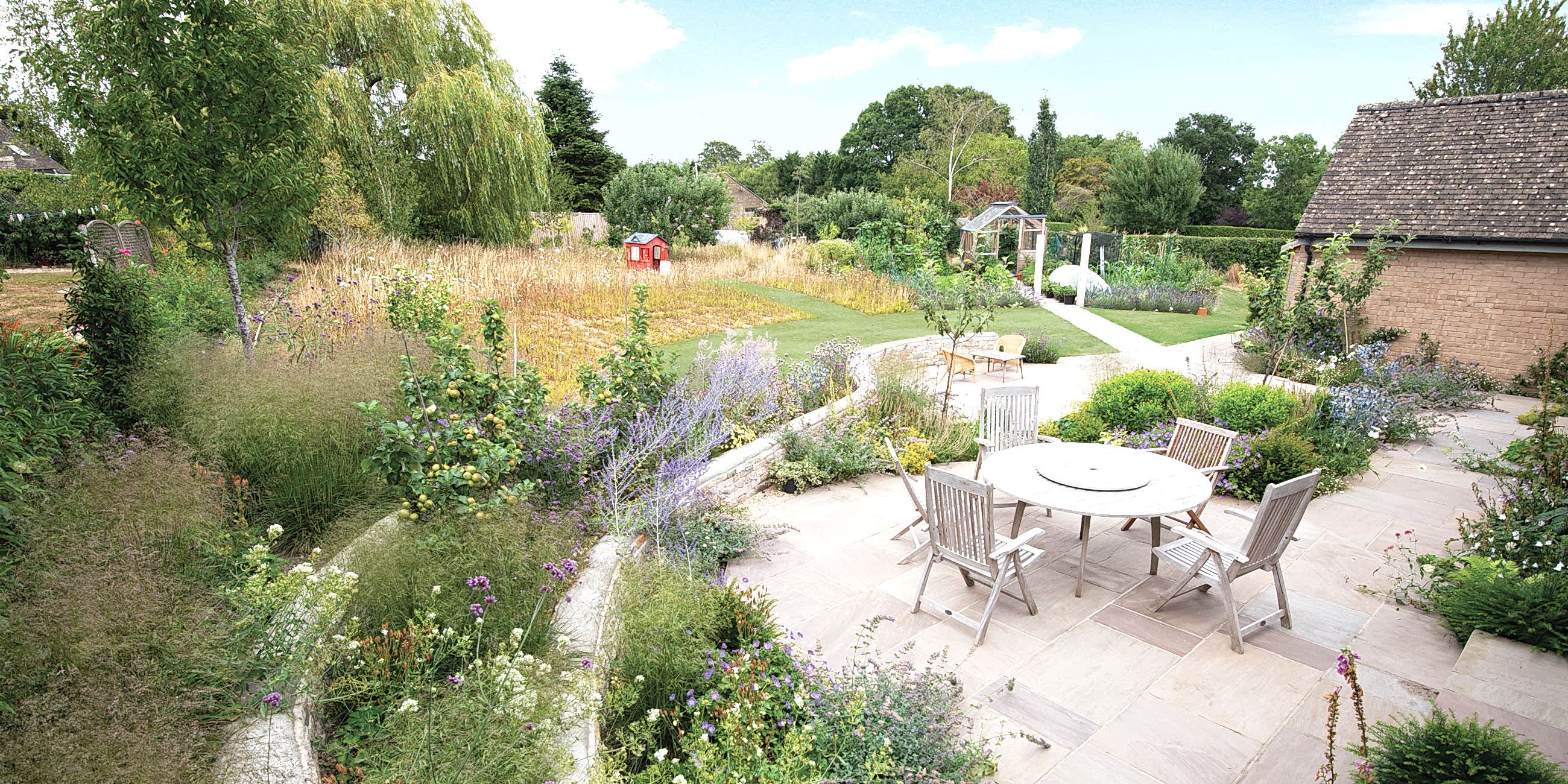 1.4 Curves & Meadows In Garden Design Uk Doug Holloway